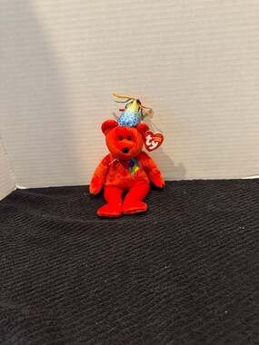 Ty Beanie Babies 2006 Red Happy Birthday Bear with Party Hat and Balloon Embroid